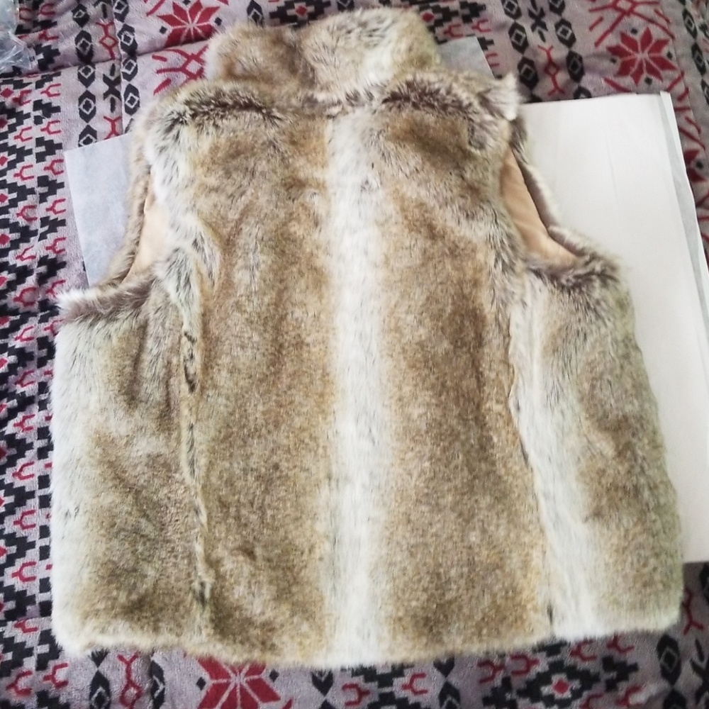 So Soft! Reversible Vest - Picture 3 of 8
